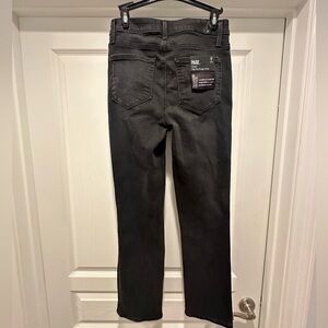 PAIGE Women’s 
CINDY High Rise Straight Ankle